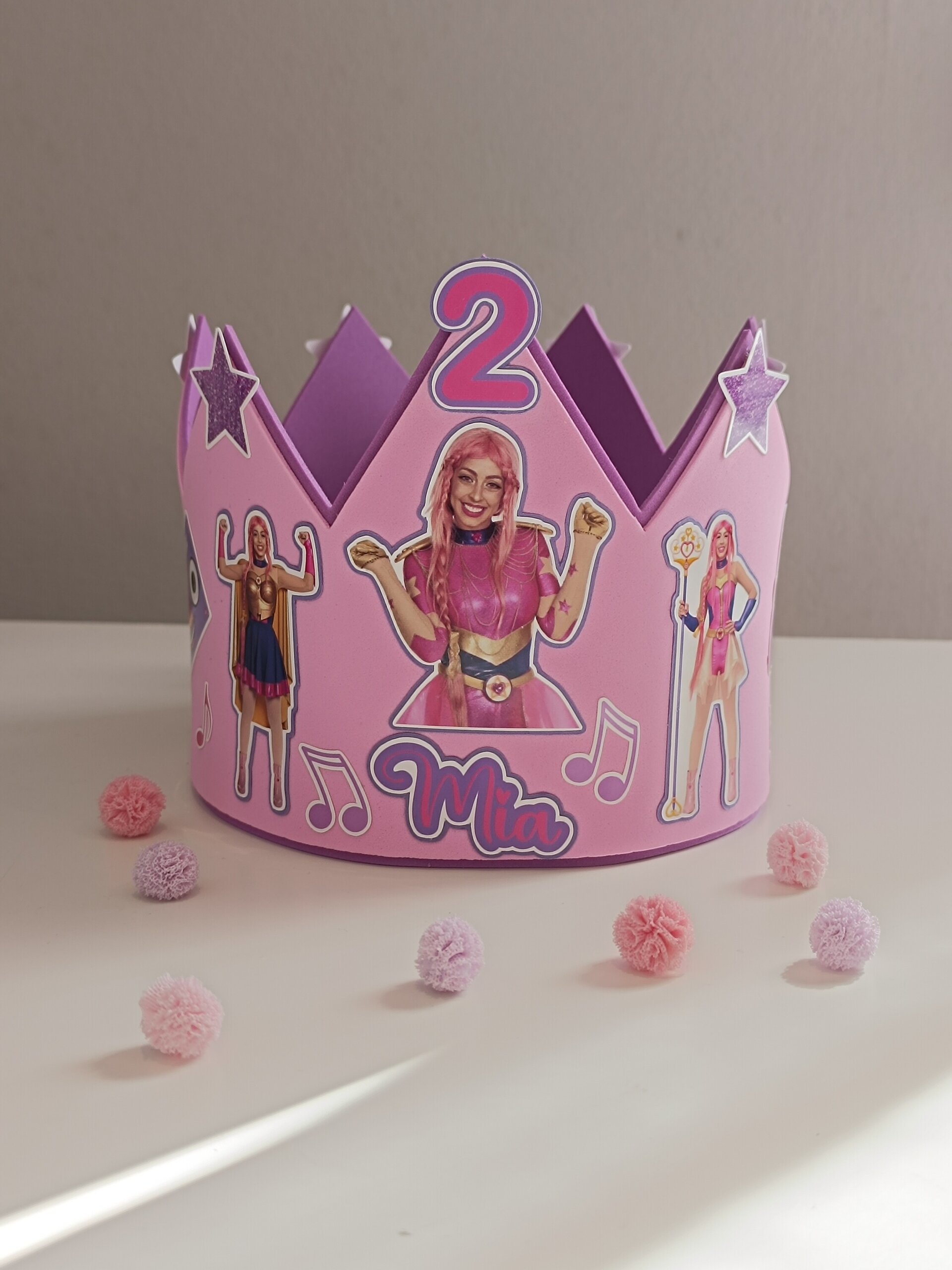 Corona de cumpleaños personalizada Luli Pampin - 1