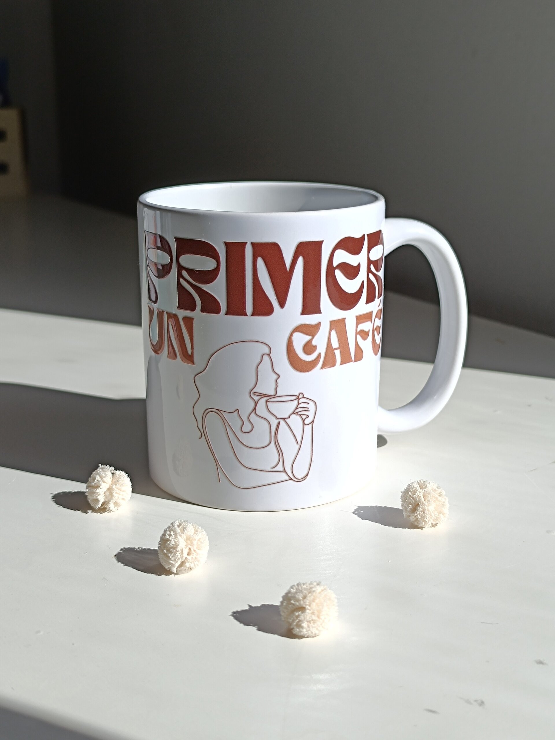 Taza cerámica personalizada – diseño “Primero un café” - 5