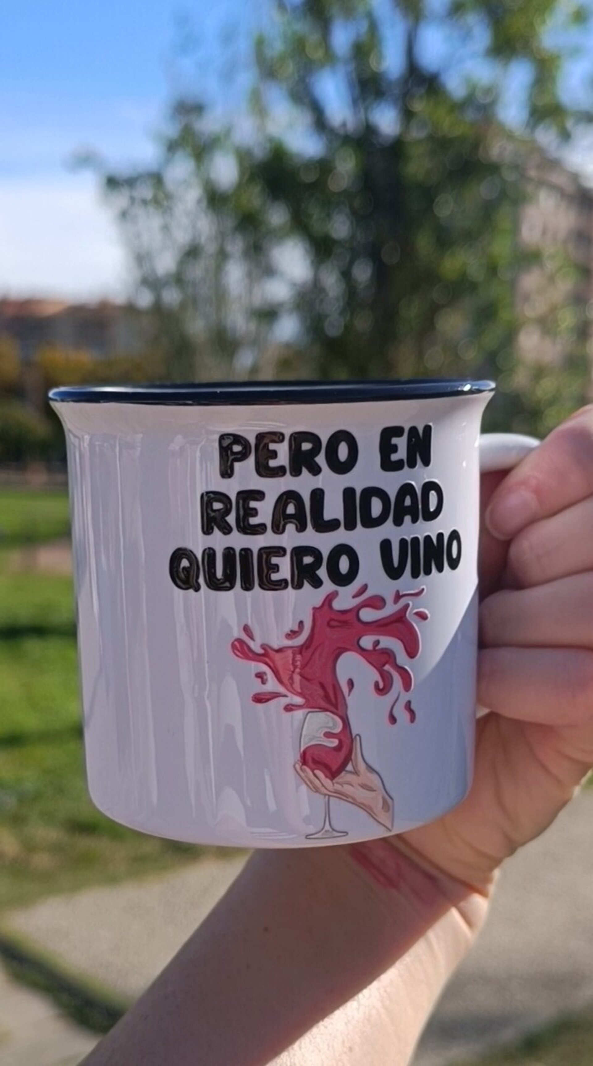 Taza cerámica vintage personalizada – Estoy tomando café pero... - 2