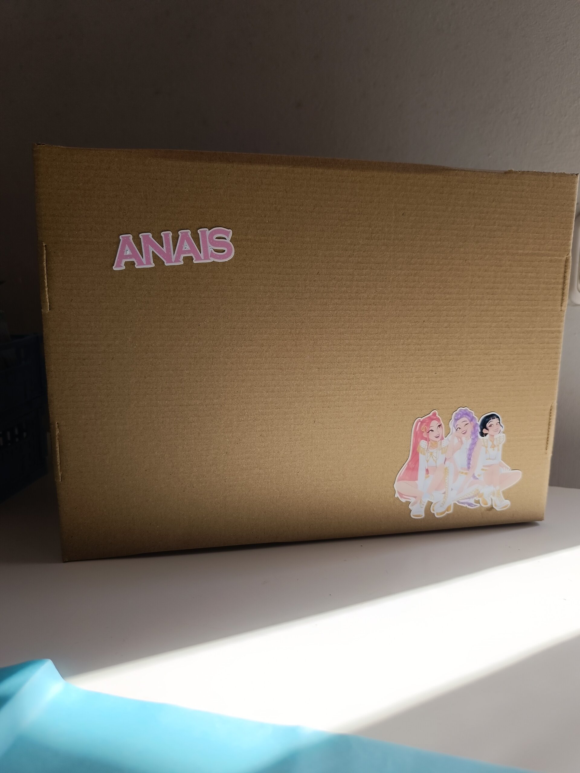 Corona de cumpleaños personalizada Kpop Hunters - 8