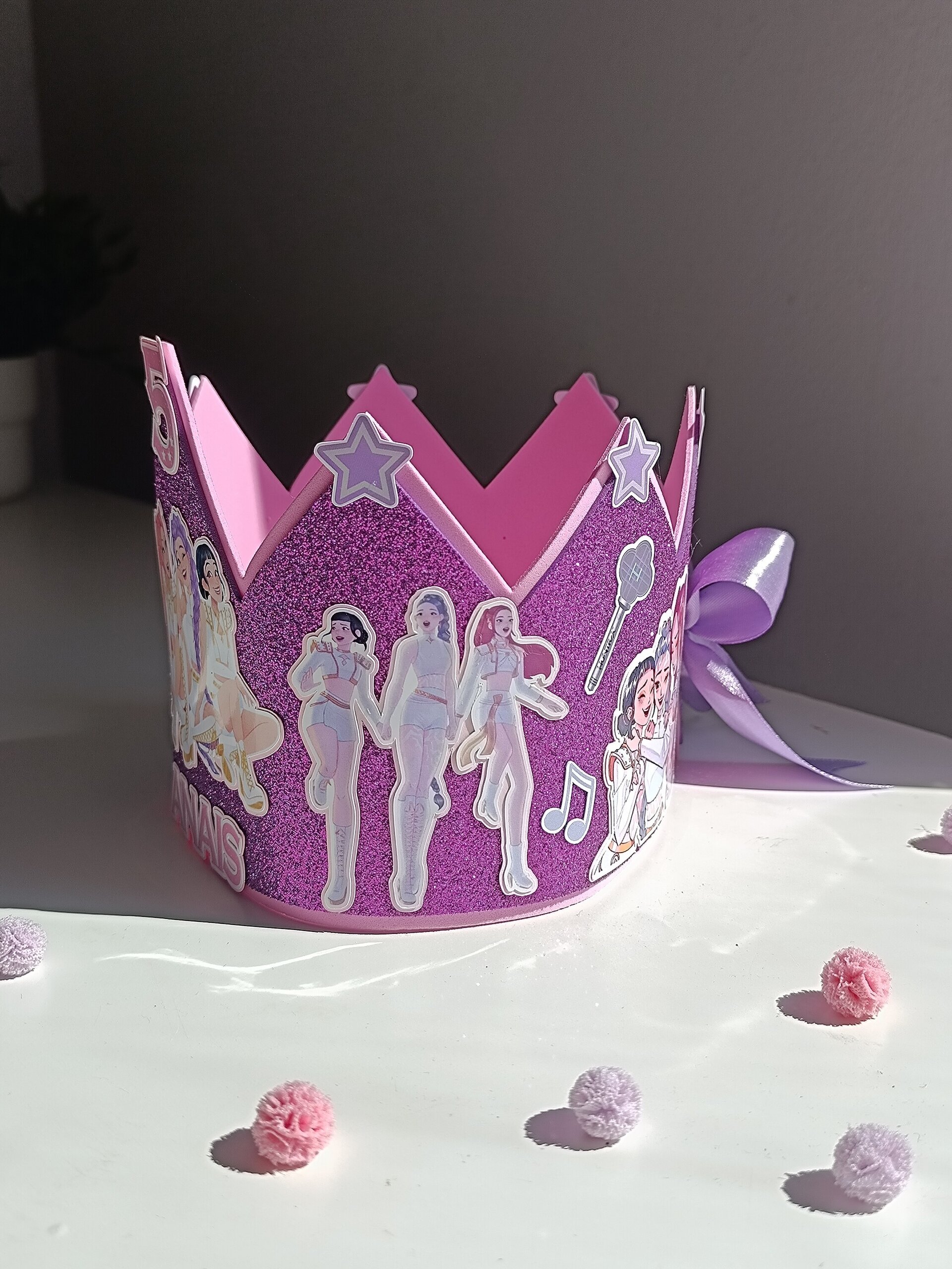 Corona de cumpleaños personalizada Kpop Hunters - 6