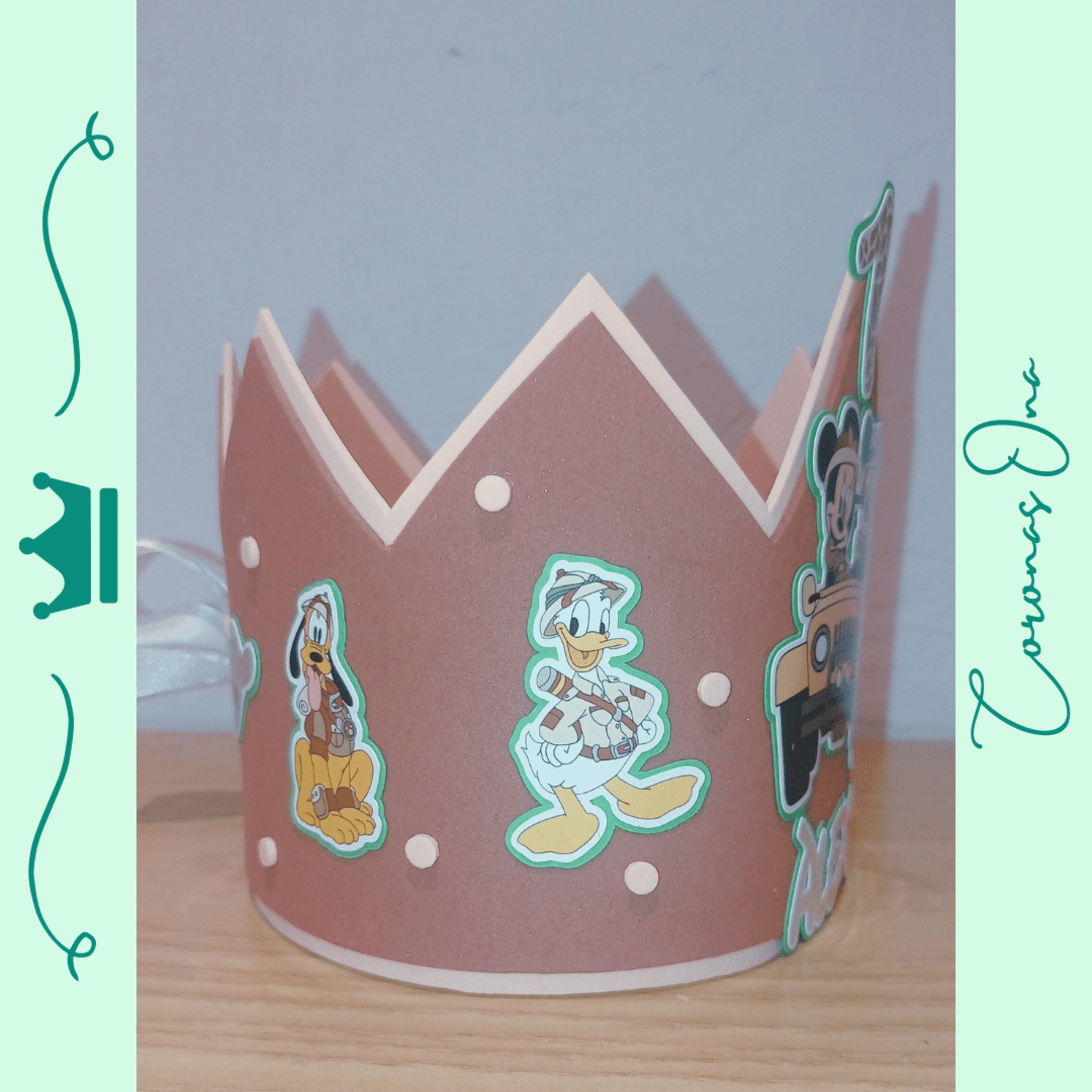 Corona de cumpleaños personalizada de Mickey Safari - 3