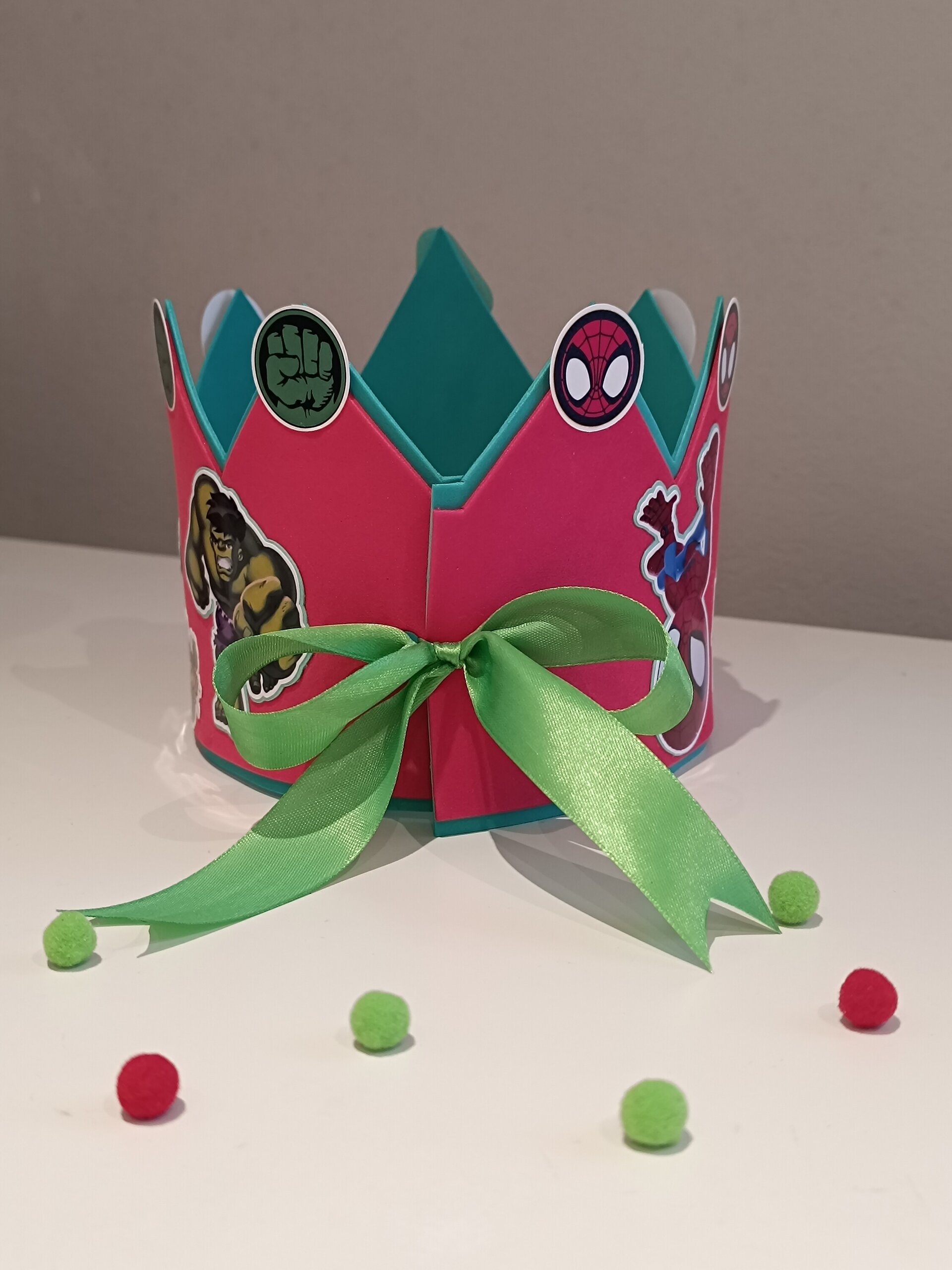 Corona de Cumpleaños personalizada Spidey y Hulk - 4